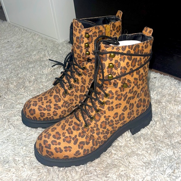 MIA LEOPARD BOOTS - Picture 1 of 7